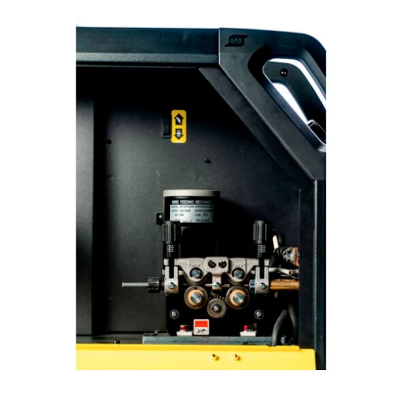 MAQUINA-DE-SOLDA-MULTIPROCESSO-420A-RUSTLER-EM-455I-4X4--CAB.-INTERNO-